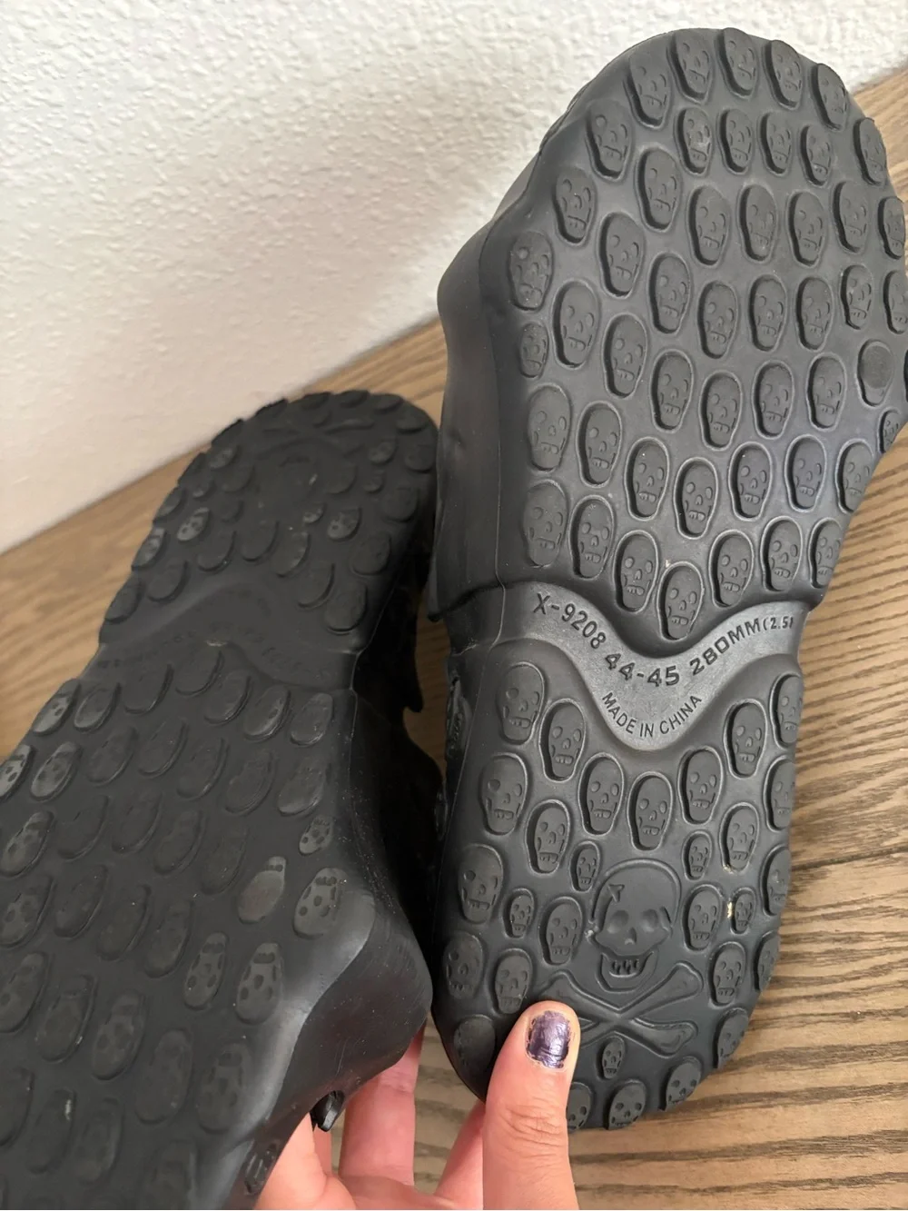Brand new Black skull slides with skull design #skater #goth